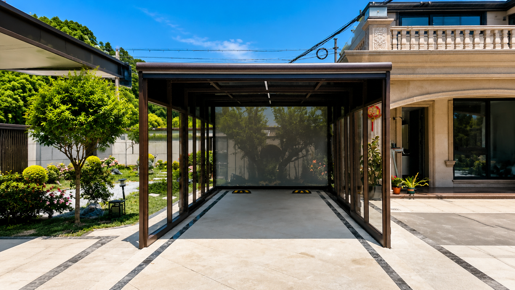 Single retractable garage for one vehicle